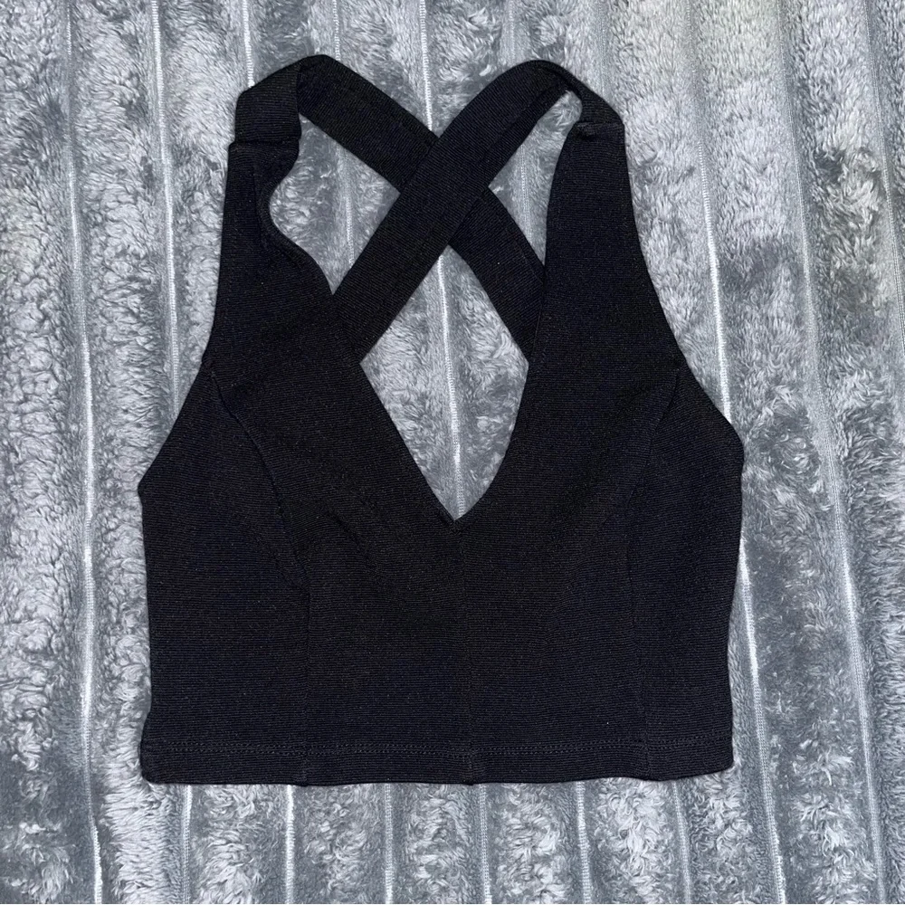 Crop tank - Picture 1 of 7